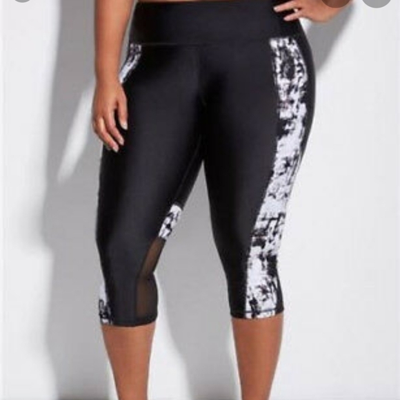 Livi Active Pants - Lane Bryant LIVI Active Capris Size 22/24